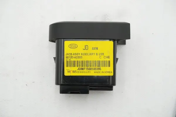 Porta USB AUX KIA Ceed 96120-A2300 image 5