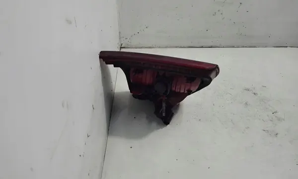 Luz de maletero derecha CITROËN C5 II BREAK 968107428001 image 2