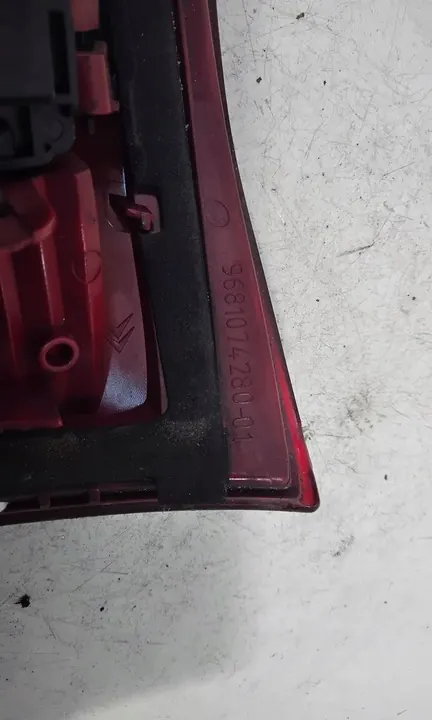 Luz de maletero derecha CITROËN C5 II BREAK 968107428001 image 4