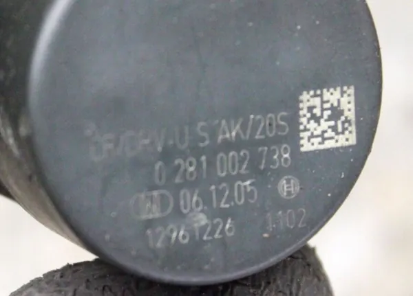BMW X5 E70 Polttoainepaineen säätäjä OEM 0281002738 image 2