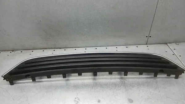 GRILL VW PASSAT B6 2.0TDI 05-10R SEDAN 3C0853677 image 8