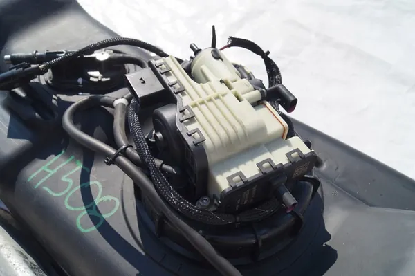 Tanque de Bomba AdBlue VW Crafter Mercedes Sprinter image 8