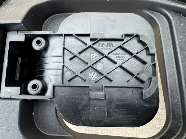 Laadpoortklep Hyundai Kona II EV N-Line OEM 863CC-HF702 image 4