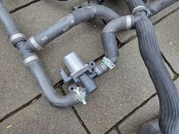 PUMPPUJOUSTEN KOKONAISUUS RENAULT TRAFIC III IV 2.0DCI image 4