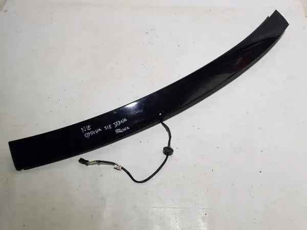 Mercedes W207 Cabrio Windabweiser OEM 2077700062 image 2