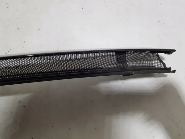 Mercedes W207 Cabrio Windabweiser OEM 2077700062 image 6