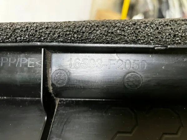 OEM OYT27173 Direction Air Radiateur Droit Corolla image 3