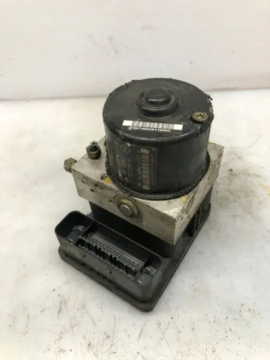 ABS-pumpstyrenhet OEM 8200183495-B - Begagnad image 2