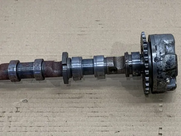 Kamaxel vänster avgas 4.2FSI OEM 079109102BH image 3
