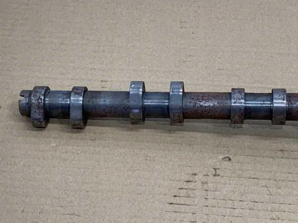 Kamaxel vänster avgas 4.2FSI OEM 079109102BH image 4