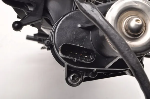 BMW F20 F21 1.5 D Ansaugkrümmer 8513854 image 4