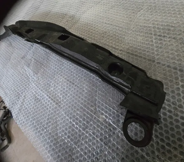 Toyota OEM 53828-F4070 Etu vasen lokasuojan vaahto image 2