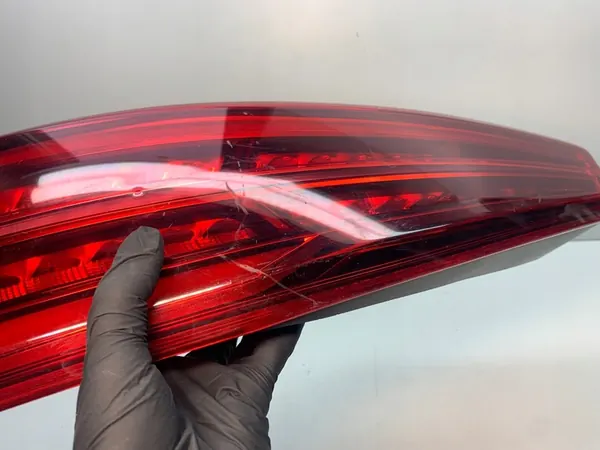 AUDI Q3 8U Luz Trasera LED Izquierda 8U0945093N image 4