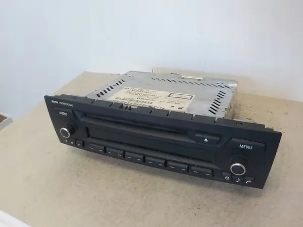 Rádio CD BMW OEM 9258173-01 para E88 - Usado image 4