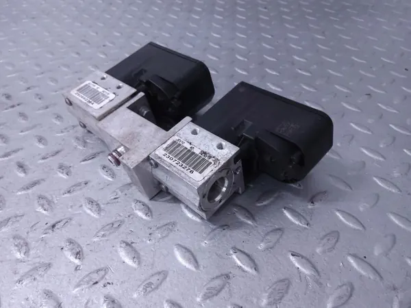 Jaguar I-Pace AC-laajennusventtiili OEM J9D36C582CA image 5