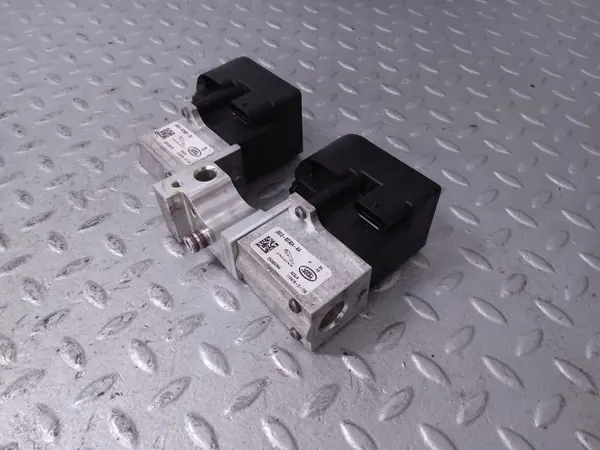 Jaguar I-Pace AC-laajennusventtiili OEM J9D36C582CA image 6
