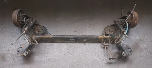 OEM 456654 takajousipalkki ABS-rumpujen kanssa image 2