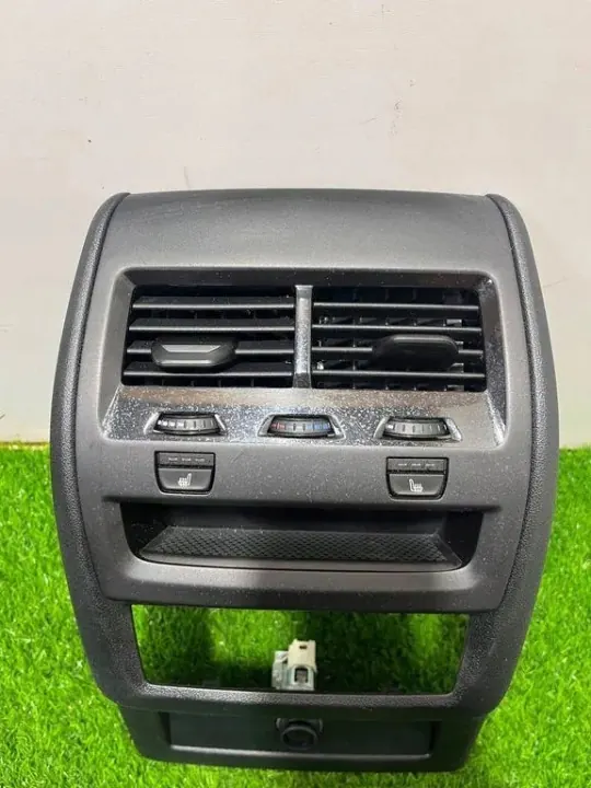 Grille de ventilation arrière BMW 9399875 3.0L 2019 image 3