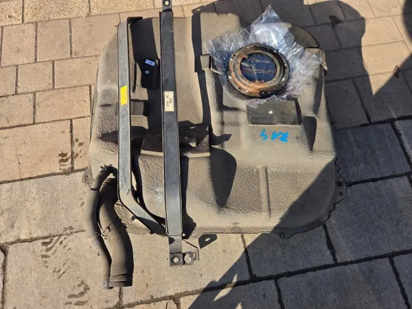 Brandstoftank OEM ZBIORNIK BAK PALIWA voor Kia Ceed II image 2