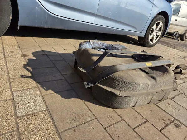 Brandstoftank OEM ZBIORNIK BAK PALIWA voor Kia Ceed II image 4