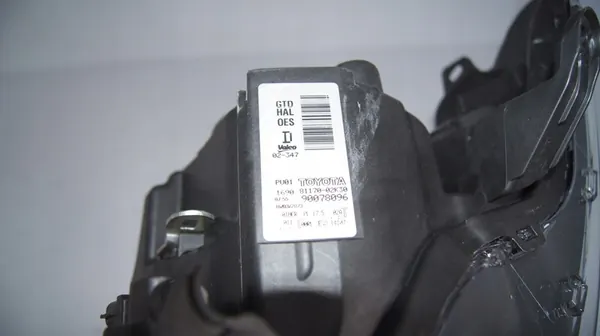 Faros Izquierdo Toyota Auris II 2015+ OEM 81170-02K30 image 2