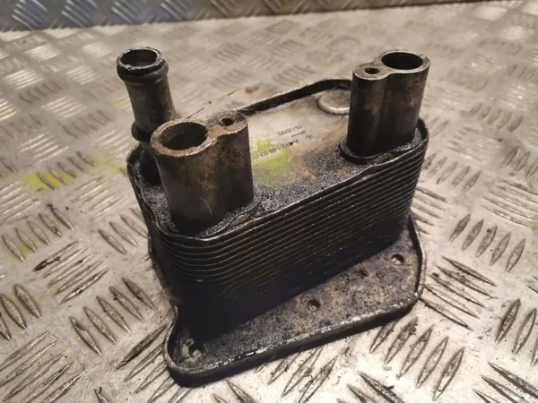 Arrefecedor de óleo caixa Mercedes-Benz C W203 OEM 6121880301 image 2
