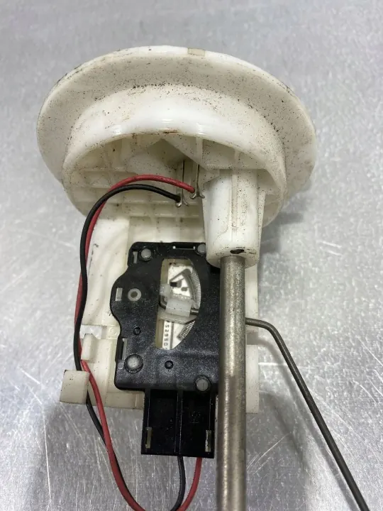 Subaru Brandstofniveau Sensor OEM FBZ20671 - Gebruikt image 4