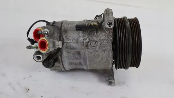 Volvo V40 II Airco Compressor OEM 31292175 image 4