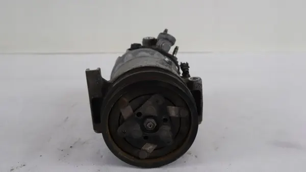 Volvo V40 II Airco Compressor OEM 31292175 image 5