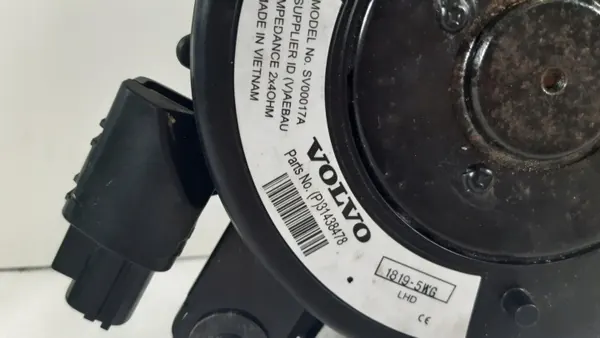 Volvo XC40 Subwoofer Kaiutin OEM 31438478 image 3