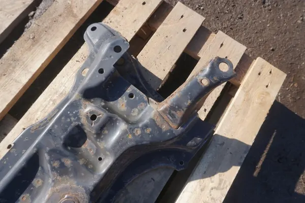 Toyota Yaris II Poikittaispalkki OEM TOY465MM907 2008-2011 image 4
