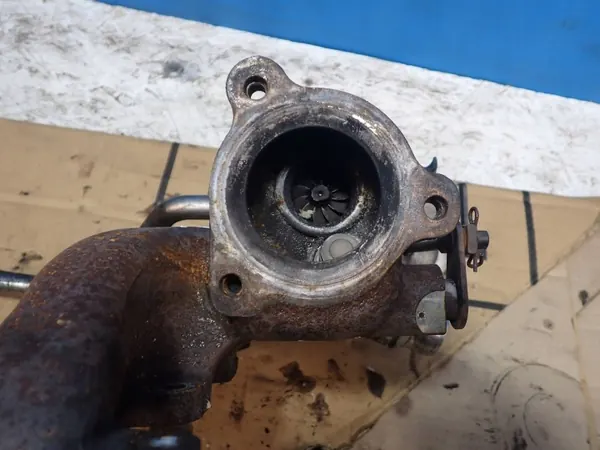 Turbo Nissan Juke OEM 4937355100 - Estado Usado image 6