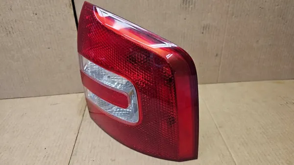 SKODA OCTAVIA II Kombi Höger Baklykta 1Z9945096 OEM image 2