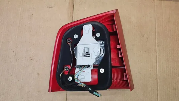 SKODA OCTAVIA II Kombi Höger Baklykta 1Z9945096 OEM image 4