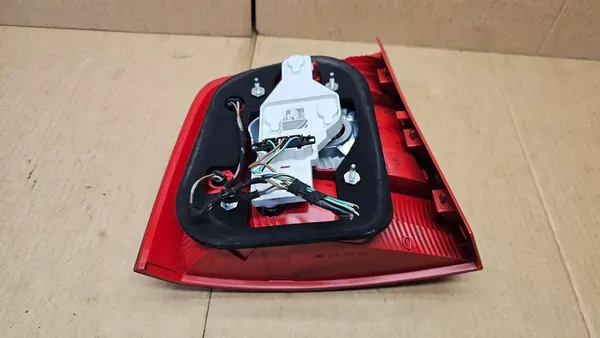 SKODA OCTAVIA II Kombi Höger Baklykta 1Z9945096 OEM image 5