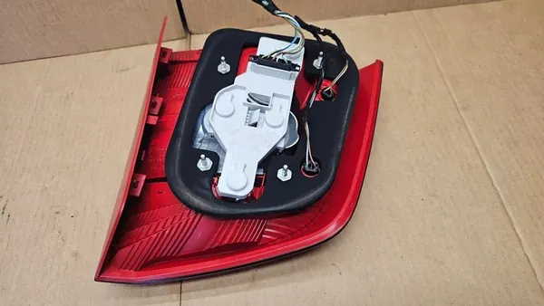 SKODA OCTAVIA II Kombi Höger Baklykta 1Z9945096 OEM image 7