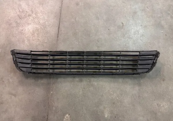 Griglia paraurti anteriore VW Touran II 2010-2015 image 2