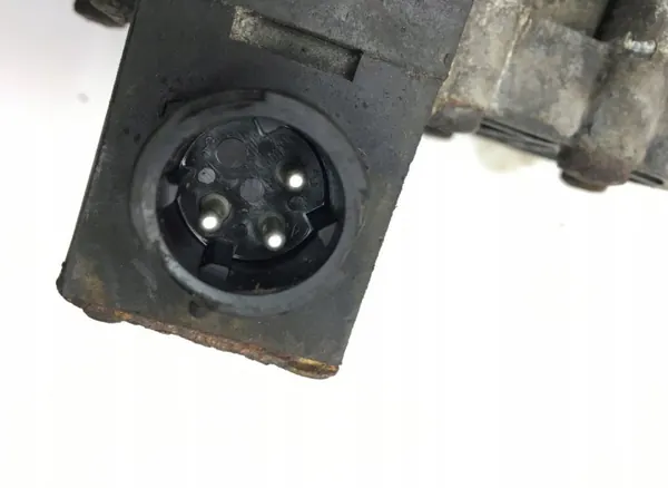 Soupape ECAS MAN OEM 81.25902-6230 - État Utilisé image 3