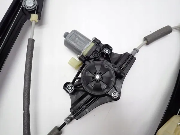 OEM 5Q0959801B Voorlinker Raamregelaar Skoda image 3