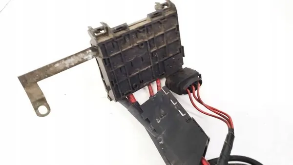 Caixa de fusíveis Audi A3 1996 1.9L 1J0937550A image 2