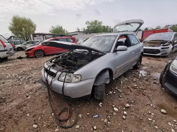 Caixa de fusíveis Audi A3 1996 1.9L 1J0937550A image 6