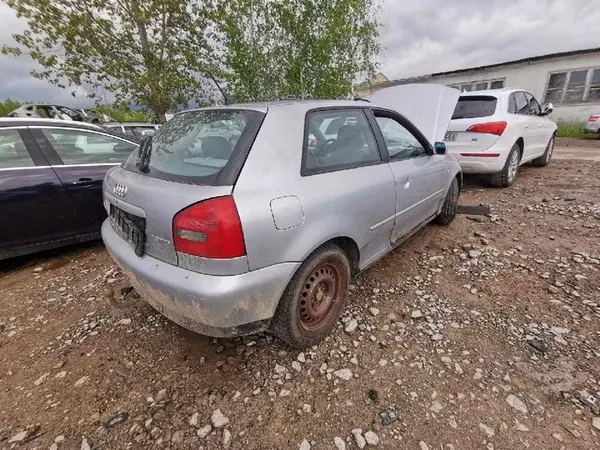 Caixa de fusíveis Audi A3 1996 1.9L 1J0937550A image 8