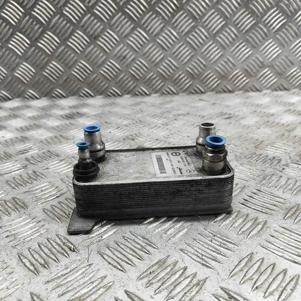 Oliekoeler Mercedes W222 W217 W205 A0995001300 image 5