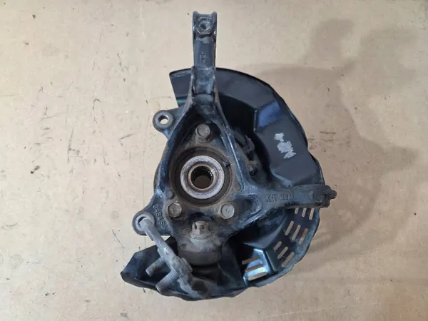 Toyota C-HR Främre höger knäled OEM 43211F4010 image 4