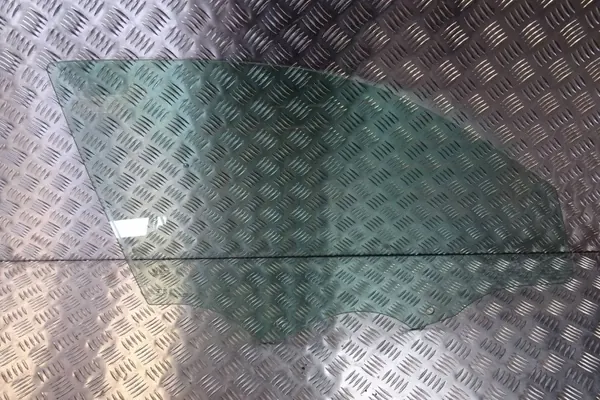 Audi A1 82A Oikea OviLasi OEM 82G845202 image 2