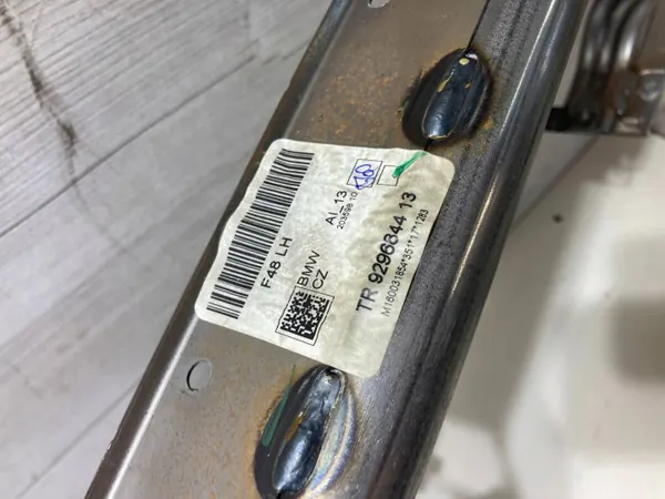 BMW OE 9296844 Viga Tablero para X1 F48/F49 2018 image 3
