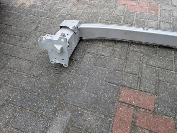 Viga del parachoques delantero OEM 32377149 Volvo XC40 image 10