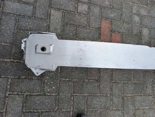 Viga del parachoques delantero OEM 32377149 Volvo XC40 image 4