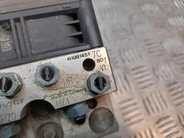 Audi A8 S8 D4 2012 Pompe ABS image 2