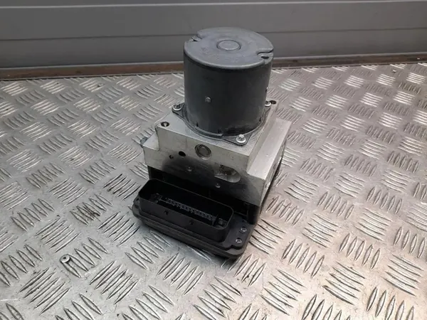 Audi A8 S8 D4 2012 Pompe ABS image 3